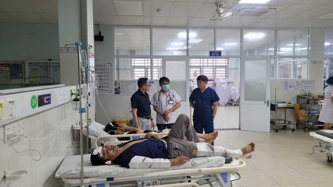 Các nạn nhân vụ tai nạn đang được cấp cứu tại Bệnh viện Đa khoa tỉnh Gia Lai. Ảnh: Tuấn Anh.