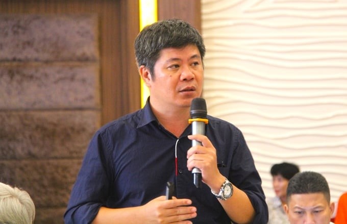 Dr. Nguyen Ngoc Huy, a research expert on extreme climate and natural disasters, raised the problem, 'Why is there water in the rivers and water in the sky, but the Mekong Delta lacks water?'. Photo: Kim Anh.
