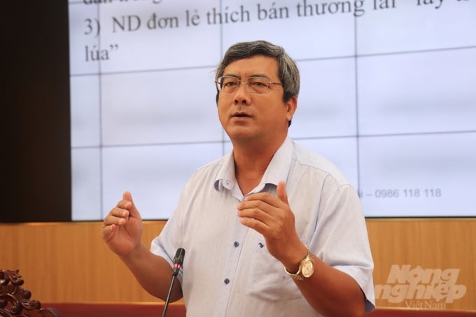 TS Trần Minh Hải, Phó Hiệu trưởng Trường Chính sách công và Phát triển nông thôn (Bộ NN-PTNT) phân tích về vai trò của thương lái trong chuỗi giá trị lúa gạo. Ảnh: Kim Anh.