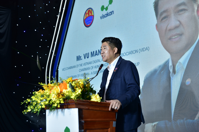 Ông Vũ Mạnh Hùng - Chủ tịch Tập đoàn Hùng Nhơn, Chủ tịch Công ty Visakan cam kết sẽ cùng ngành nông nghiệp mở cửa thị trường xuất khẩu nông sản và thuốc thú y sang các thị trường tiềm năng, trong đó có thị trường các nước Hồi giáo. Ảnh: Minh Phúc.