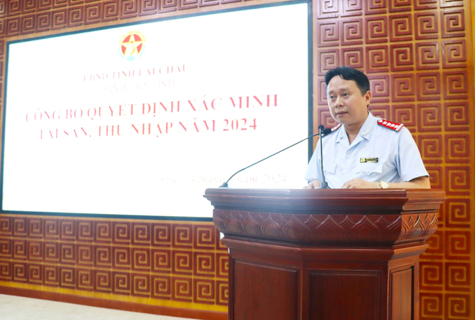 Ông Trần Quốc Khanh, Chánh Thanh tra tỉnh Lai Châu phát biểu tại hội nghị công bố xác minh tài sản của 9 cán bộ tại 9 cơ quan. Ảnh: H.D.