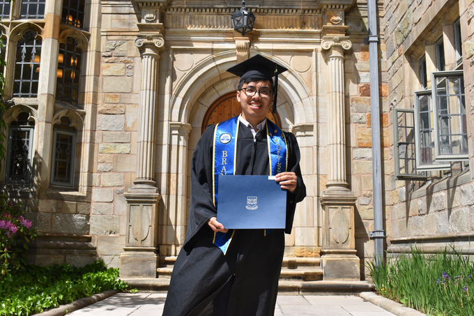 Lê Mạnh Linh tốt nghiệp Đại học Yale năm 2022 và sẽ bắt đầu hành trình nghiên cứu tiến sĩ tại Đại học Harvard vào tháng 9/2024. Ảnh: NVCC.