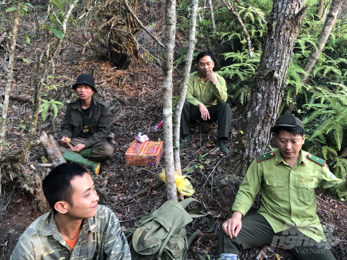 Tỉnh Hà Giang đã huy động khoảng 1.000 người tham gia cuộc chiến cứu rừng.