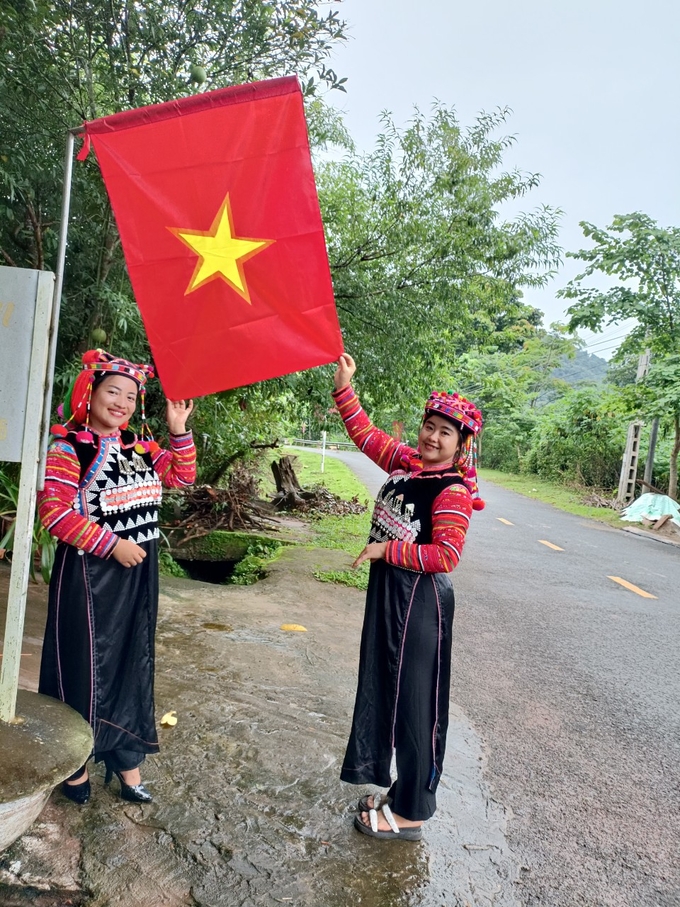 Người dân Mường Nhé tất bật chuẩn bị kỷ niệm 70 năm Chiến thắng Điện Biên Phủ.