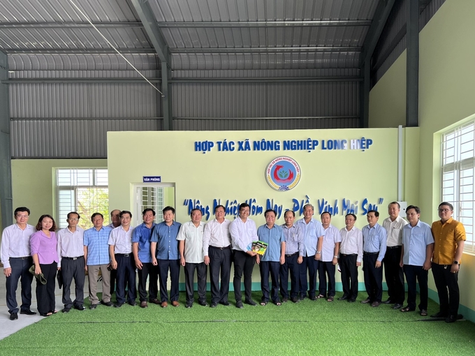 HTX Nông nghiệp Long Hiệp, xã Tân Hiệp, huyện Trà Cú đang có 72 thành viên với số vốn điều lệ 2,7 tỷ đồng. Ảnh: HT.