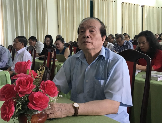 Nhà thơ Hữu Thỉnh - Giải thưởng Hồ Chí Minh về văn học nghệ thuật.
