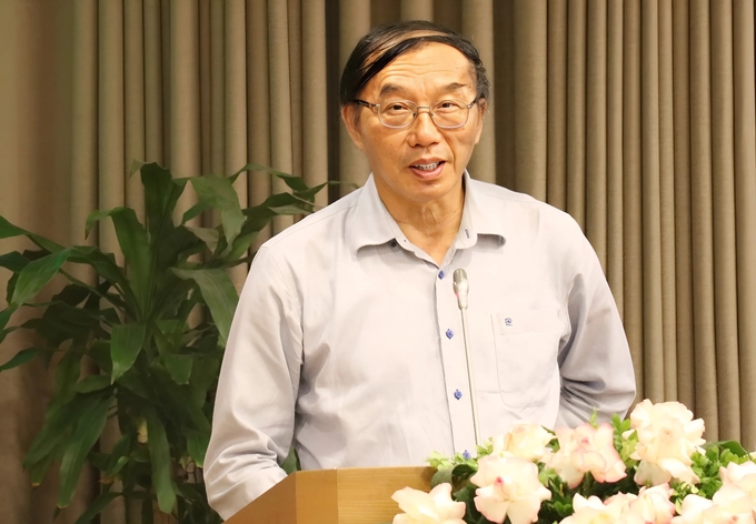 TS Phùng Hà, Phó Chủ tịch kiêm Tổng Thư ký Hiệp hội Phân bón Việt Nam nêu tính cấp thiết của hội thảo. Ảnh: PT.