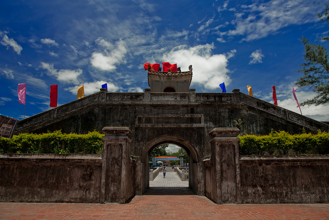 Thành cổ Quảng Trị được xếp hạng là Di tích Quốc gia đặc biệt. 