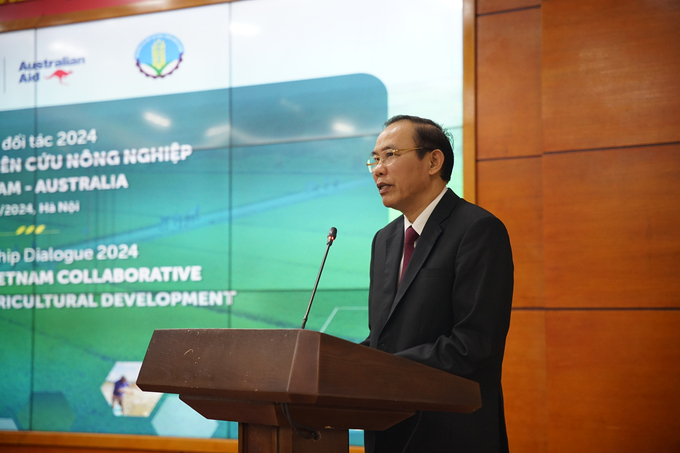 Mr. Phung Duc Tien the Deputy Minister of MARD, expressed the intention of MARD to establish a strong partnership with ACIAR in order to strategically enhance the research capabilities in the field of agriculture. Photo: Linh Linh.