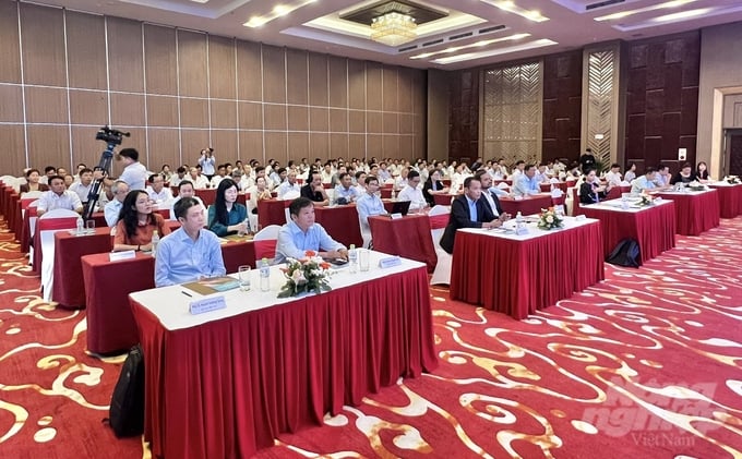 Cargill Group and the Asia Society for Social Improvement and Sustainable Transformation (ASSIST) announced their partnership and launched the Aqua Xanh project on May 8 in Ca Mau city. Photo: Trong Linh.