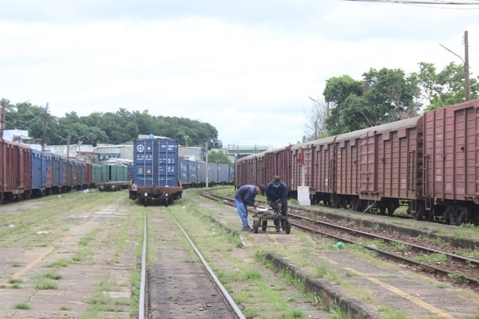 The Ministry of Transport supports the provinces of Binh Duong and Tay Ninh in reviewing local transportation needs to implement supplementary planning for the Bau Bang - Moc Bai railway route. Photo: Tran Trung.