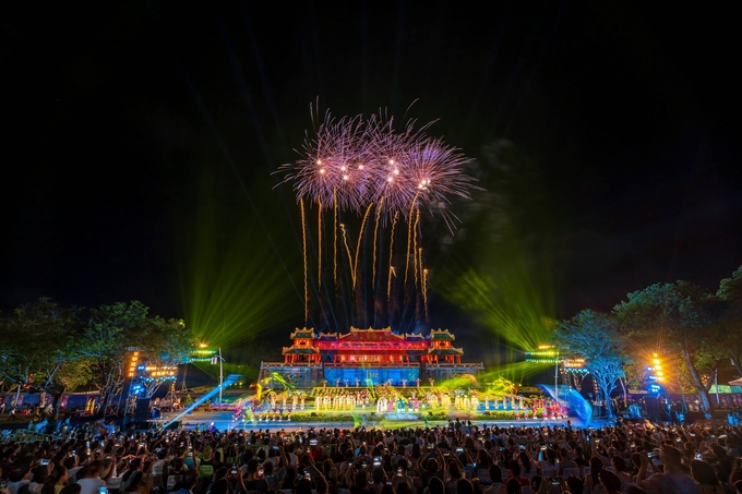 Festival Huế là hoạt động hàng năm, thu hút nhiều khách tham quan trong nước và quốc tế. 