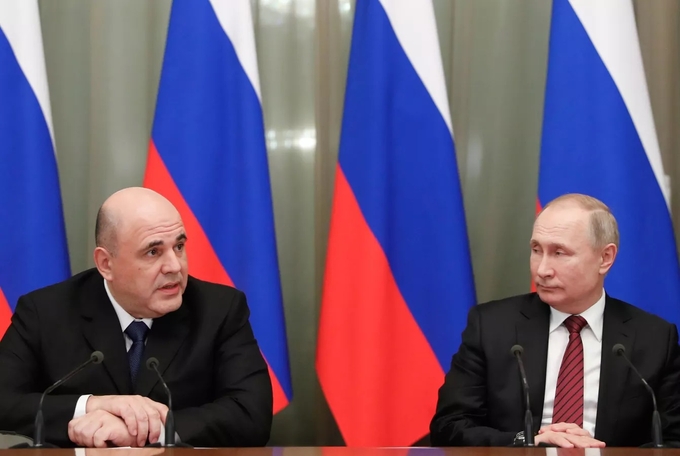 Thủ tướng Nga Mikhail Mishustin và Tổng thống Nga Vladimir Putin. Ảnh: Sputnik.
