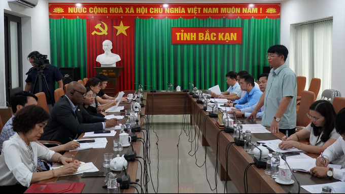 Lãnh đạo tỉnh Bắc Kạn đề nghị FAO tại Việt Nam tiếp tục hỗ trợ các HTX, tổ hợp tác trên địa bàn tỉnh phát triển nông, lâm nghiệp. Ảnh: Ngọc Tú. 