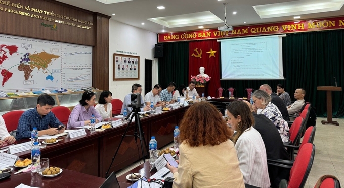 The working session between DG SANTE and Vietnamese management agencies, with the focal point being the Vietnam SPS. Photo: Bao Thang.