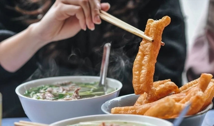Pho is a traditional Vietnamese dish, loved by many international friends. Photo: Bao Thang.