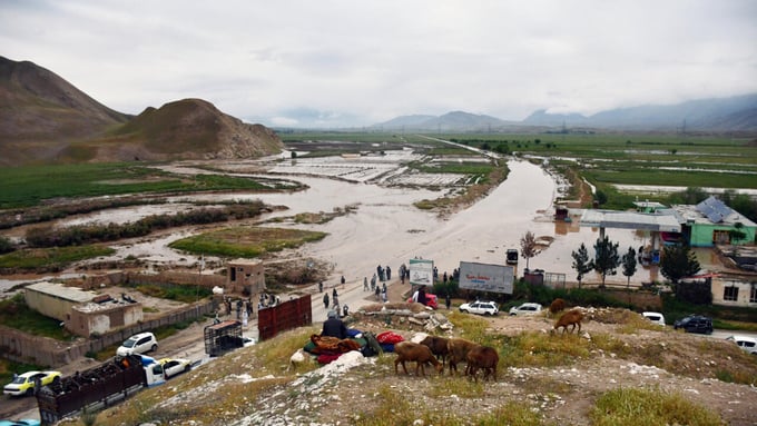 Tổ chức Di cư Quốc tế của Liên hợp quốc cho biết lũ lụt ở riêng tỉnh Baghlan của Afghanistan đã khiến hơn 200 người thiệt mạng. Ảnh: AFP.