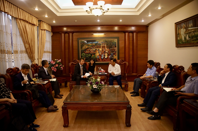 Minister of Agriculture and Rural Development Le Minh Hoan met and worked with Paavo Eliste, Manager of the East Asia and Pacific Agriculture Practice Group at the World Bank.