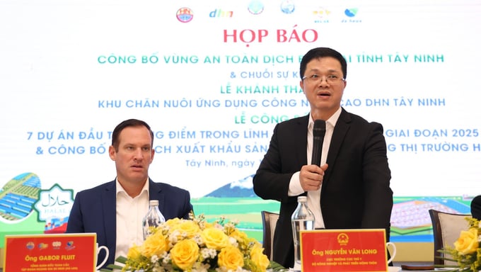 Mr. Nguyen Van Long, General Director of the Department of Animal Health, stated, 'Disease-free zones facilitate the export of livestock products.'