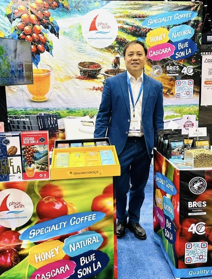 Mr. Phan Minh Thong, General Director of Phuc Sinh Group, takes great pride in the company's specialty coffee line.