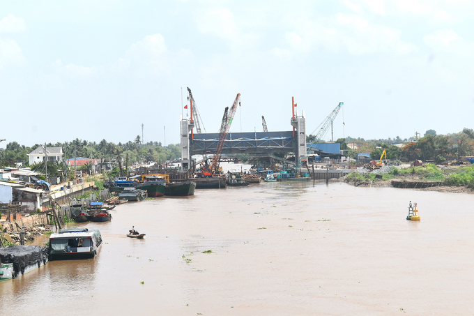 Cống âu Nguyễn Tấn Thành đã mở cửa trở lại từ 16/5. Ảnh: Minh Đảm.