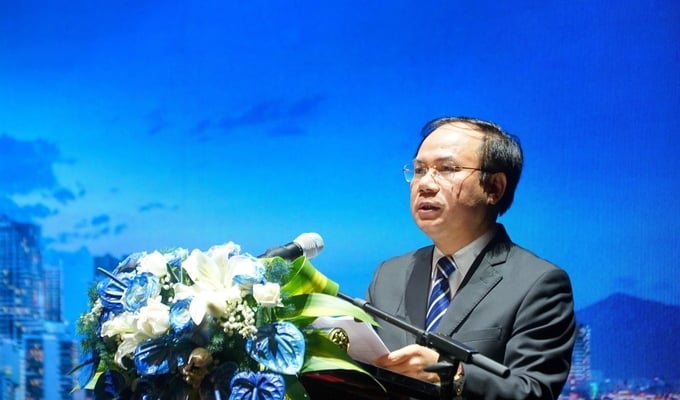 Thứ trưởng Bộ Xây dựng Nguyễn Văn Sinh phát biểu tại diễn đàn. Ảnh: Mỹ Phượng.