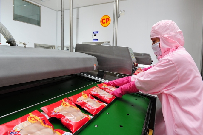 Việc đẩy mạnh xuất khẩu thịt gia cầm qua thị trường Halal sẽ giúp Việt Nam giải quyết cân bằng sản phẩm. Ảnh: Lê Bình.