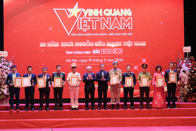 Vườn Quốc gia Cúc Phương cùng các tập thể được vinh danh tại 'Vinh quang Việt Nam 2024'. Ảnh: Tùng Đinh.