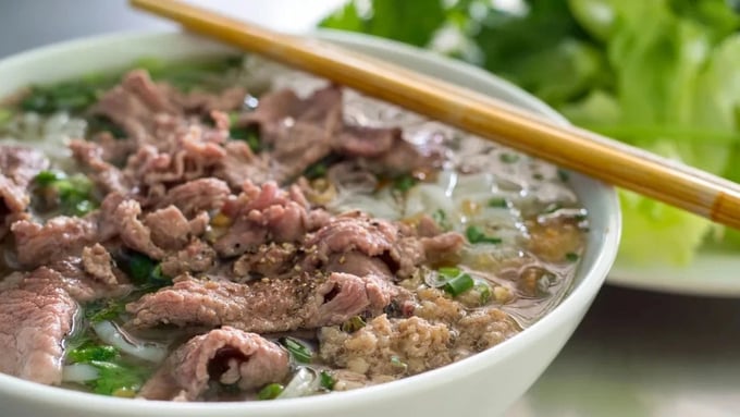 The Vietnamese dish that Jeong Han Seok loves the most is 'pho bo'. Photo: CNN Travel.