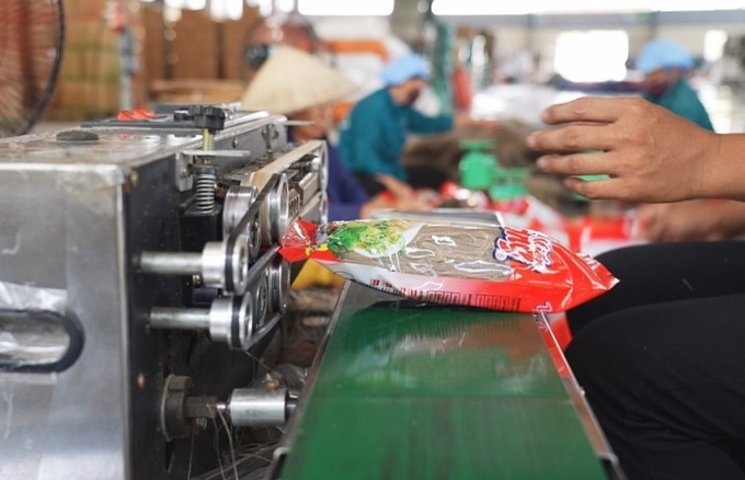 Huyện Đồng Hỷ đã khuyến khích các cơ sở sản xuất sản phẩm công nghiệp nông thôn đầu tư máy móc, ứng dụng khoa học kỹ thuật vào sản xuất. Ảnh: Phạm Hiếu.