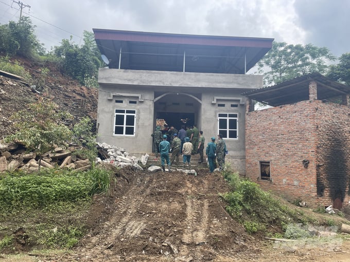 Đêm 21/5, tại thôn Phiêng Pục, xã Hiệp Lực, huyện Ngân Sơn, tỉnh Bắc Kạn xảy ra một vụ sạt lở đất nghiêm trọng.