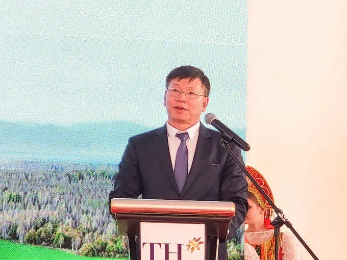 Mr. Nguyen Dang Hien, Consul General of Vietnam in Vladivostok, spoke at the event.