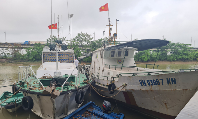 10 lao động được ký hợp đồng theo Nghị định số 111/2022/NĐ-CP giúp hoạt động kiểm ngư Nghệ An vận hành trơn tru trở lại. Ảnh: Việt Khánh.