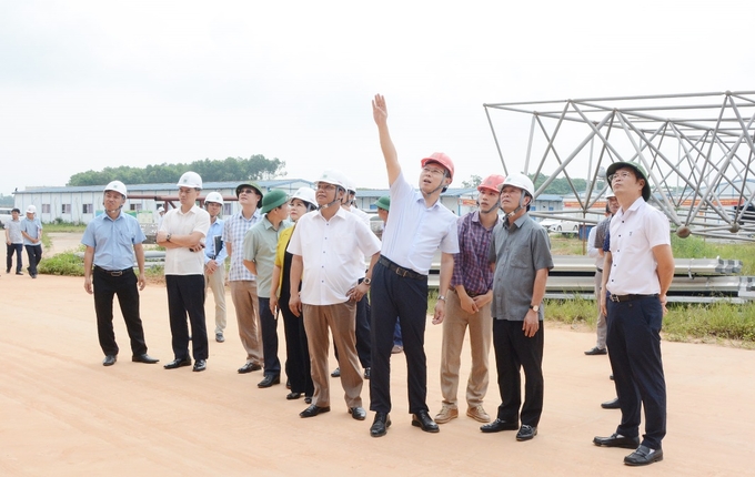 Chủ tịch UBND tỉnh Phú Thọ Bùi Văn Quang kiểm tra dự án Nhà máy xử lý rác thải phát điện Trạm Thản. Ảnh: PT.