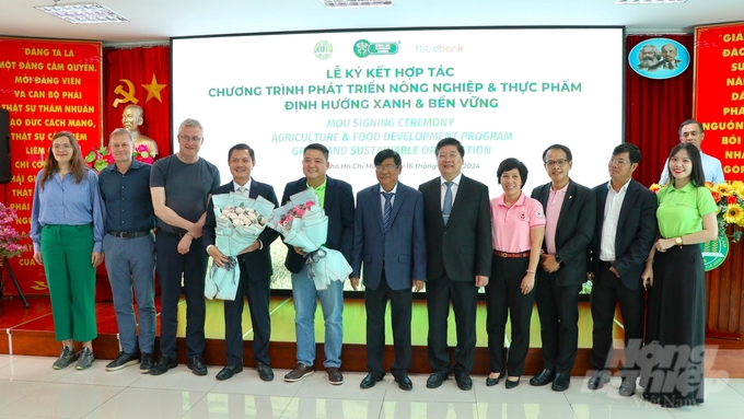 Food Bank Vietnam và Trường Đại học Nông Lâm TP.HCM đã ký kết hợp tác chương trình phát triển nông nghiệp và thực phẩm theo định hướng xanh, bền vững. Ảnh: Trần Phi.