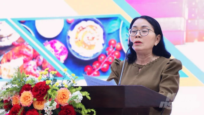 Ms. Nguyen Thanh Ha, Deputy Director of the Binh Duong Department of Industry and Trade, spoke at the conference. Photo: Tran Phi.