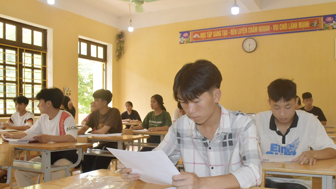 Thí sinh Lào Cai tham dự kỳ thi trung học phổ thông năm 2023. Ảnh: P.B.