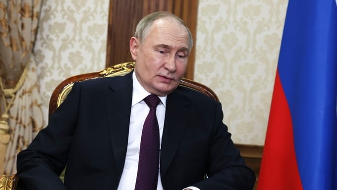 Tổng thống Nga Vladimir Putin phát biểu tại sân bay quốc tế ở Minsk, Belarus, hôm 24/5. Ảnh: Sputnik.