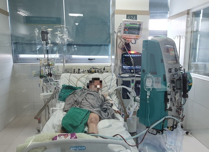 Hiện bệnh nhân N.T.K đang được điều trị tại Trung tâm Hồi sức tích cực, Bệnh viện Bạch Mai. Ảnh: Bệnh viện Bạch Mai.