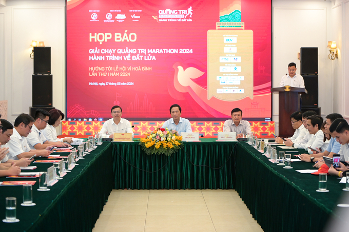 Báo Nông nghiệp Việt Nam phối hợp UBND tỉnh Quảng Trị tổ chức họp báo trước giải chạy vào chiều 27/5. Ảnh: Tùng Đinh.