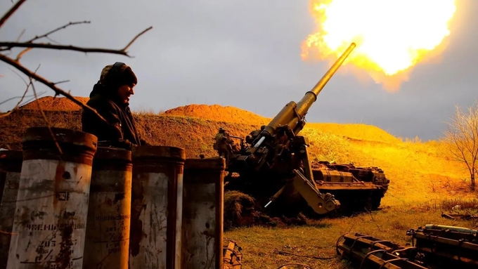 Một khẩu pháo 2S7 của quân đội Ukraine trên chiến trường. Ảnh: Bộ Quốc phòng Ukraine.