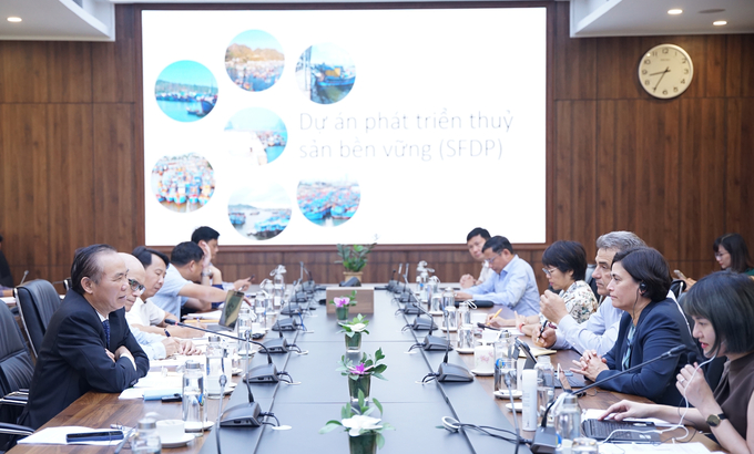 On May 28, Deputy Minister of MARD Phung Duc Tien had a meeting with Ms. Mona Sur, Practice Manager for Environment, Natural Resources and the Blue Economy in the East Asia and Pacific Region of World Bank (WB). Photo: Linh Linh.