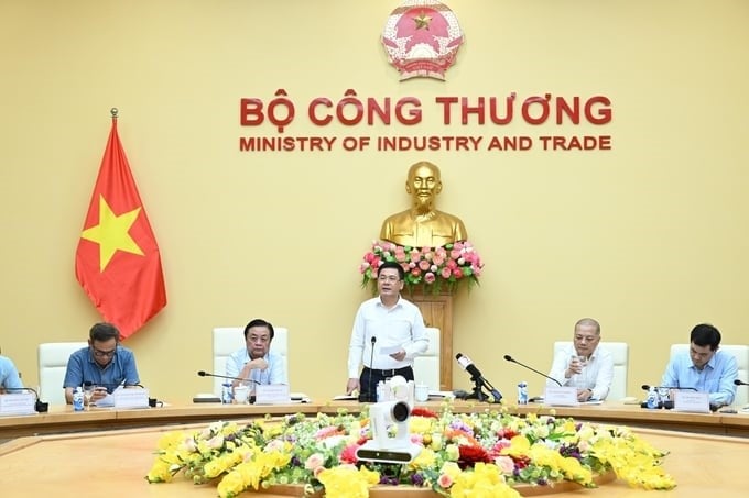Minister Nguyen Hong Dien spoke at the conference. Photo: C.Dung.