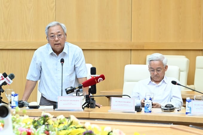 Nguyen Thanh Binh, Chairman of the Vietnam Fruit and Vegetables Association, presenting at the conference. Photo: C.Dung.