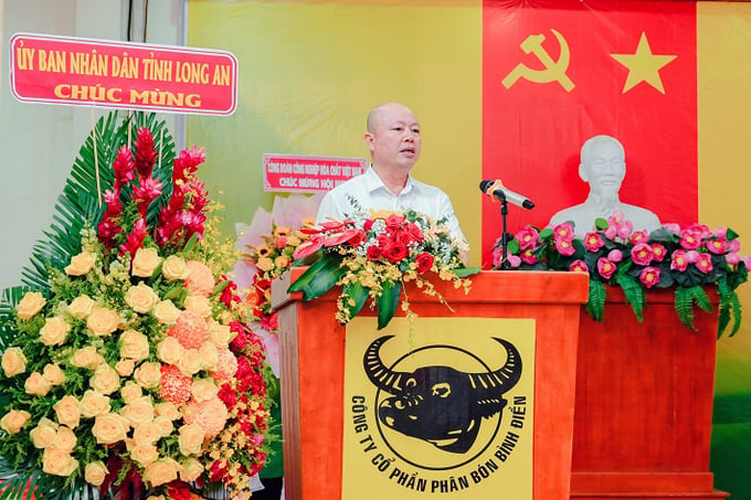 Ông Nguyễn Phú Cường, Bí thư Đảng ủy, Chủ tịch HĐTV Tập đoàn Hóa chất Việt Nam phát biểu tại hội nghị.