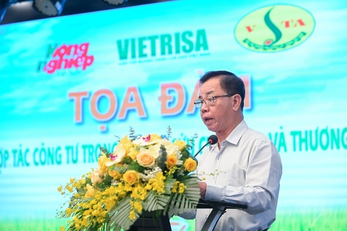 Chủ tịch HĐQT Công ty Cổ phần Tập đoàn ThaiBinh Seed Trần Mạnh Báo nêu kiến nghị nhằm tháo gỡ khó khăn vướng mắc về thương mại giống lúa. Ảnh: Tùng Đinh.