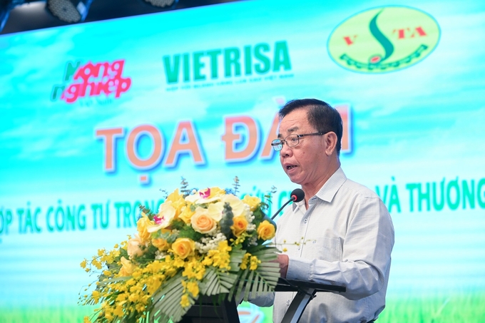 Chairman of the Board of Directors of ThaiBinh Seed Group Joint Stock Company Tran Manh Bao proposed recommendations to remove difficulties in rice seed trade. Photo: Tung Dinh.