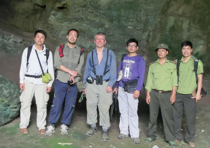 Associate Professor Dr. Do Van Truong (left) and colleagues conducting field surveys in the caves of Northern Vietnam. Photo: Research Team.