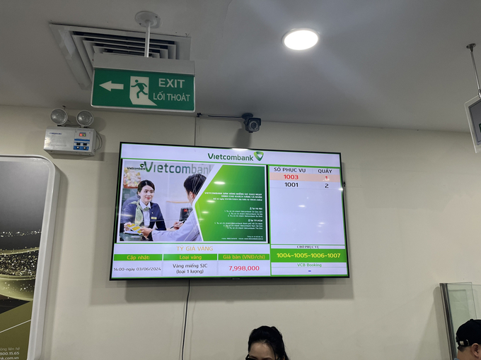 Bảng giá vàng của Vietcombank. Ảnh: HM