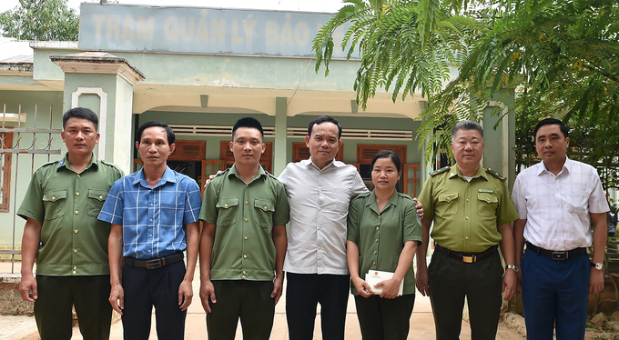 Thứ trưởng Nguyễn Quốc Trị (phải) cùng đoàn công tác Chính phủ do Phó Thủ tướng Trần Lưu Quang làm trưởng đoàn đến Kon Tum hồi tháng 5/2024.